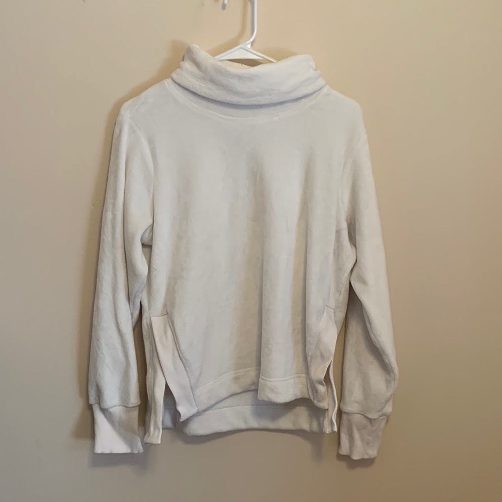 Athleta white turtle neck sweatshirt